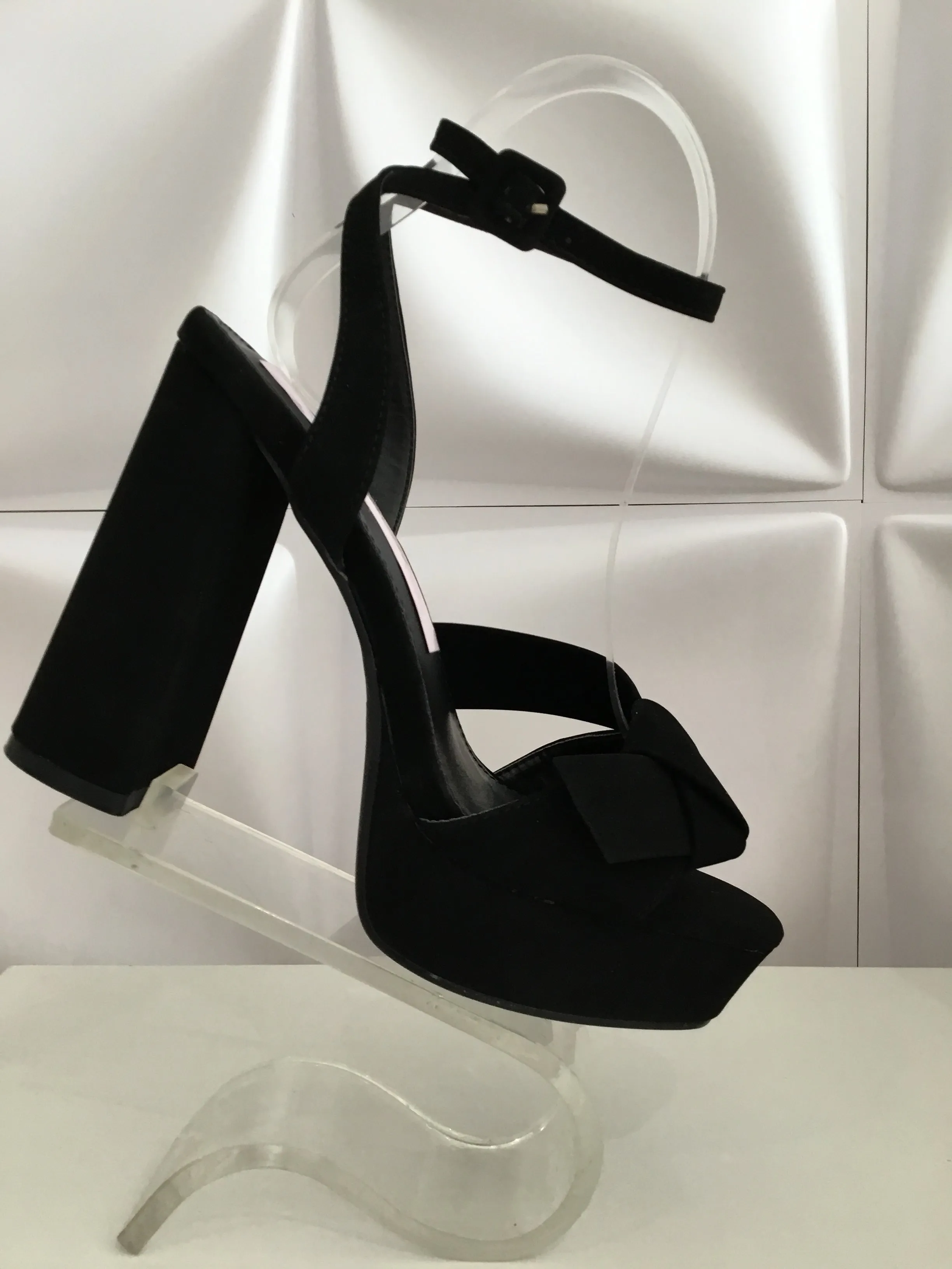 Black Bow Heel