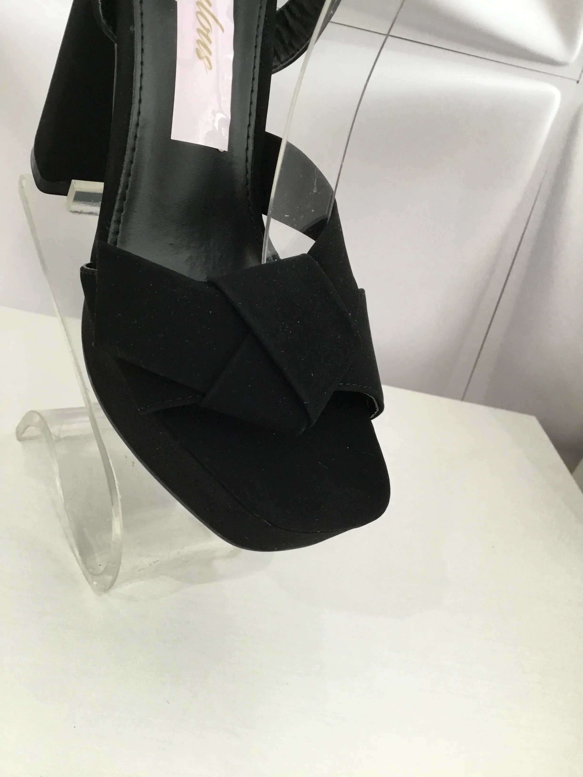 Black Bow Heel