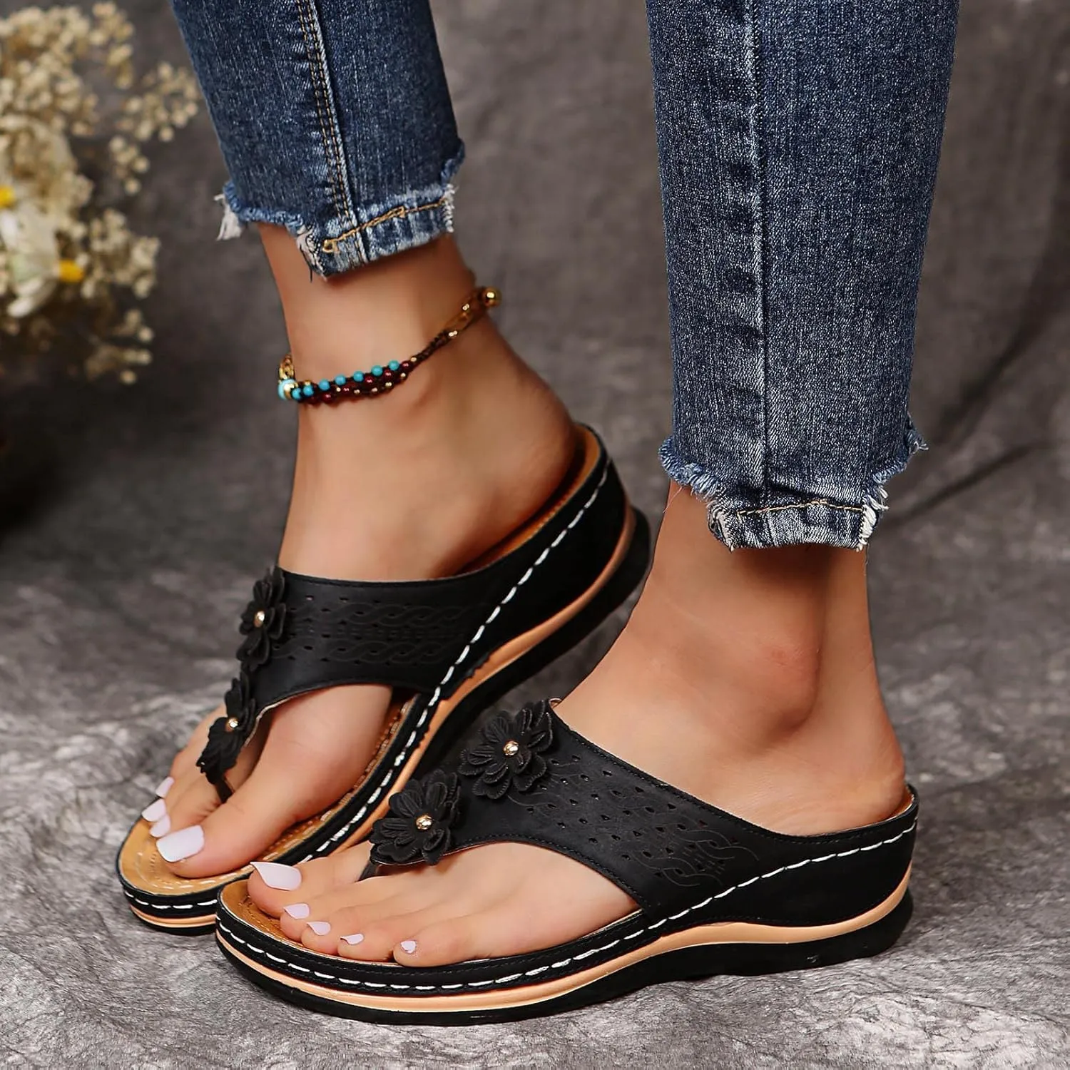Flip Flops for Women Open Toe Arch Support T Strap Women Sandals Soft Comfortable Summer Beach Flip Flops
