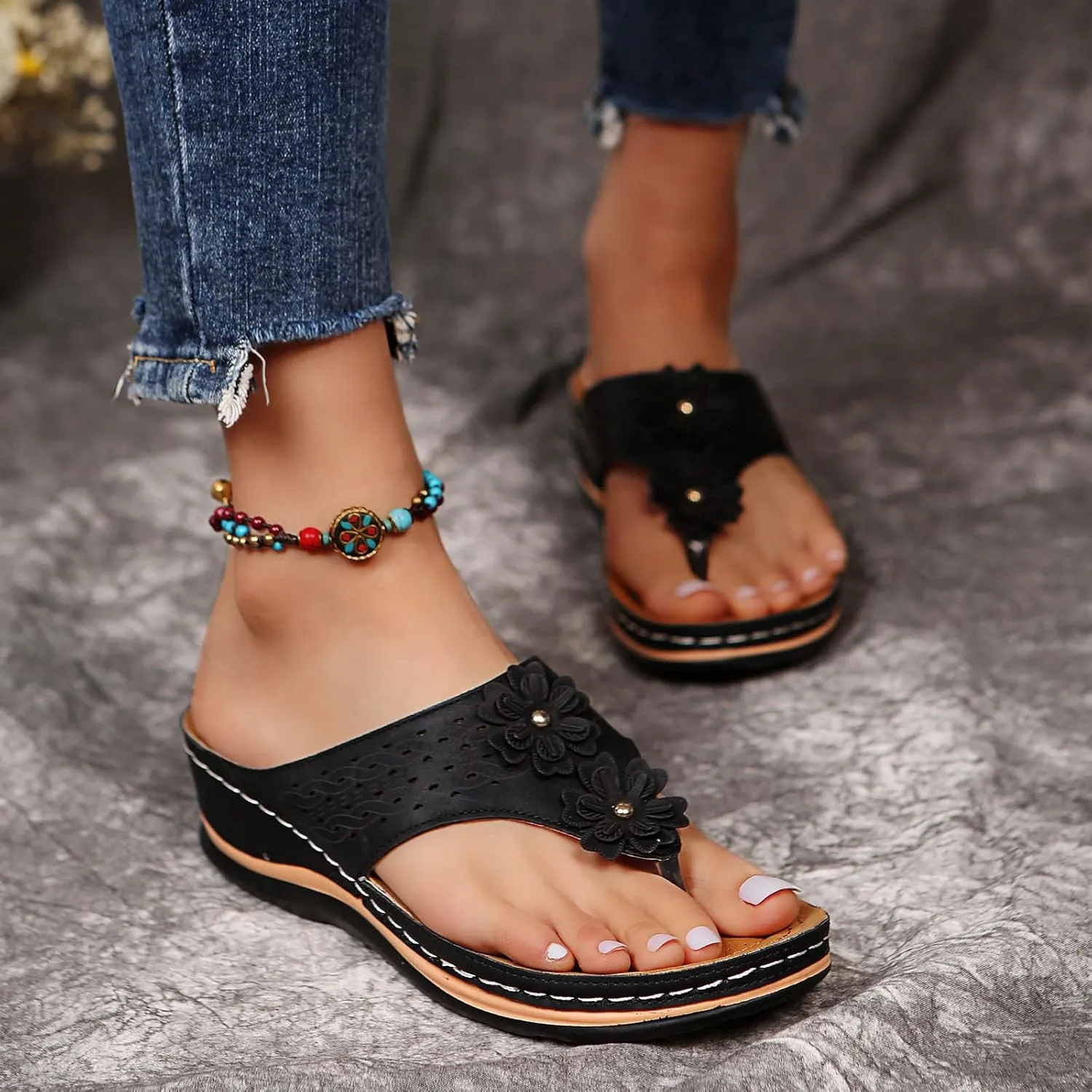 Flip Flops for Women Open Toe Arch Support T Strap Women Sandals Soft Comfortable Summer Beach Flip Flops
