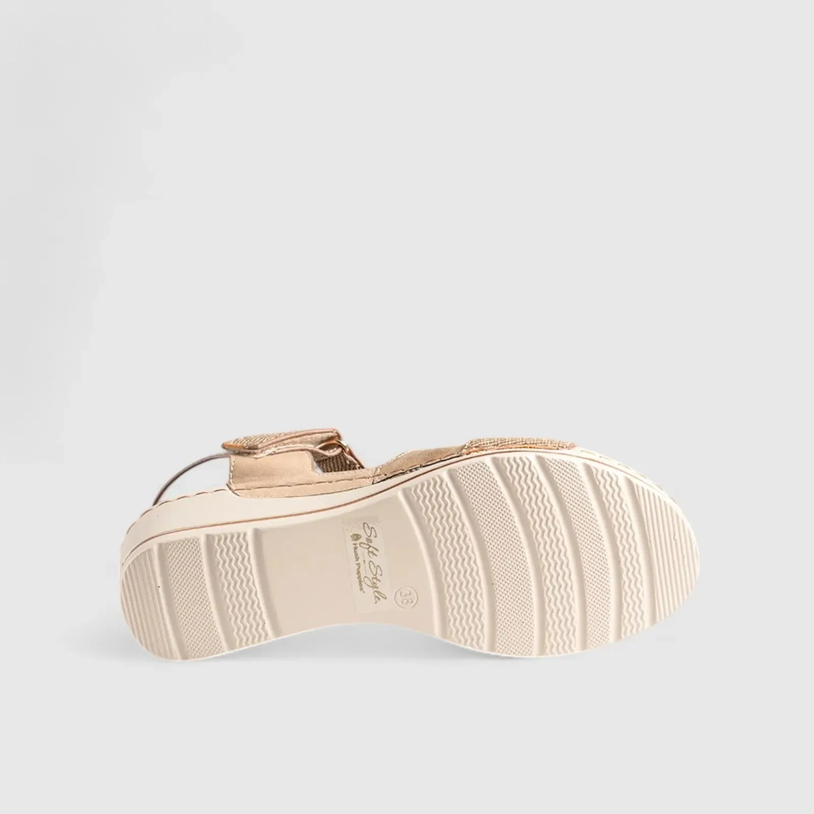 Soft Style Lenny Wedge Sandal Camel 01487